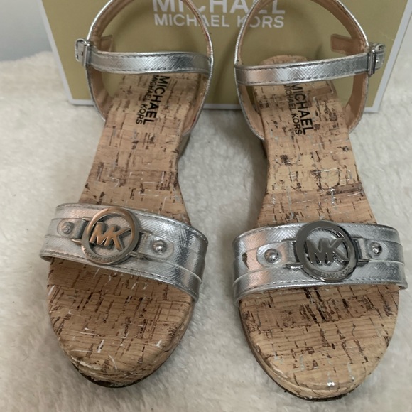 Micheal Kors Kids Wedge Sandal - Picture 4 of 10